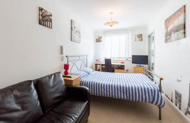 Beautiful City Centre Apartment - Photo 4