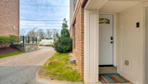 Pet-Friendly DC Area Condo with Yard! - Foto 2