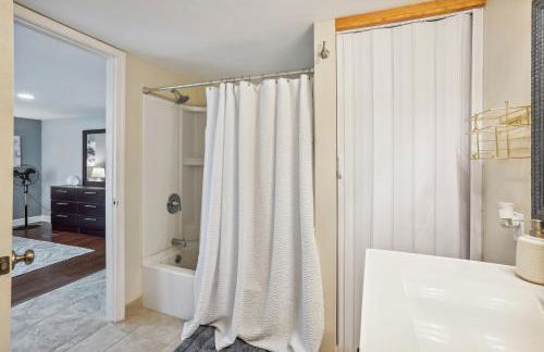 Lakefront Home with Screened Porches in Frostproof! - Photo 18