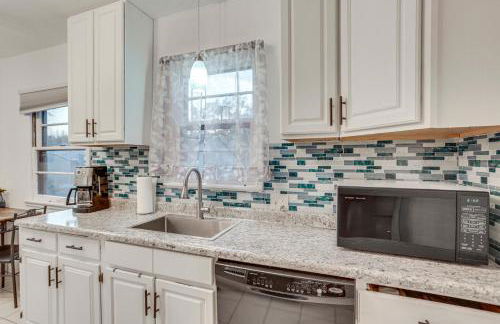 7 Mi to Downtown Minneapolis Home with Fire Pit! - Foto 4