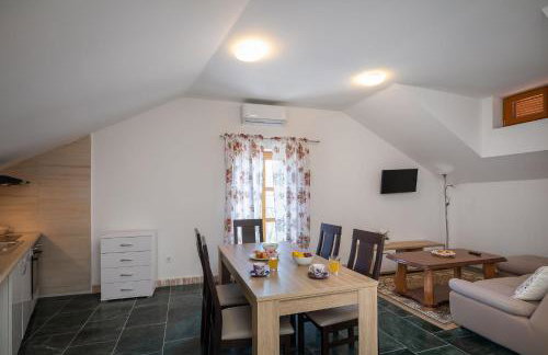 Luxury Stone Villa Nevija with heated pool - Photo 45