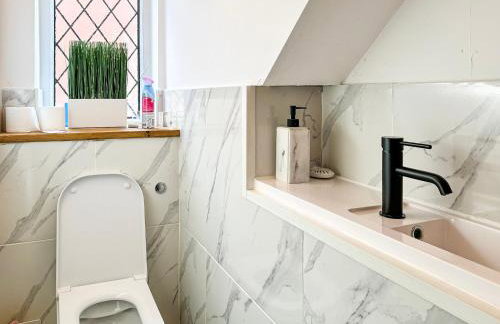 5BR Manchester Home Jacuzzi, Garden & Parking - Foto 35