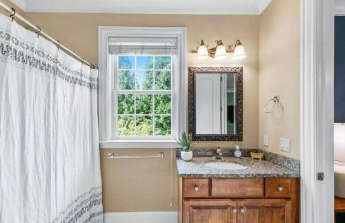 Lush Palace Has Power and Water, MTR Options - Foto 4