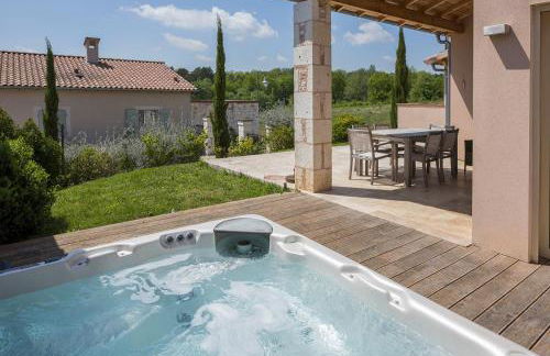 Domaine de la durantie - villa avec jacuzzi - Photo 1