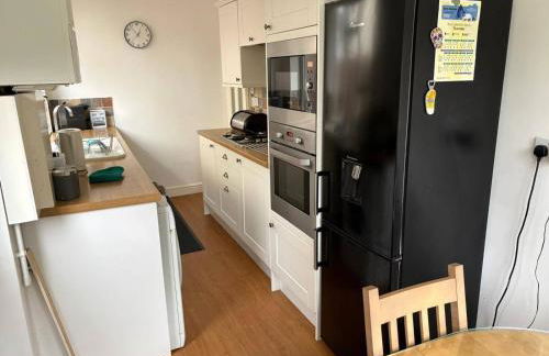 Tranquil Wolves Retreat with 4 Bedrooms - Foto 23