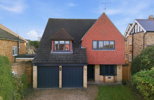 Four Bed House by Brookland Stays Serviced Accommodation Short Lets Brentwood with Free WiFi - Foto 18