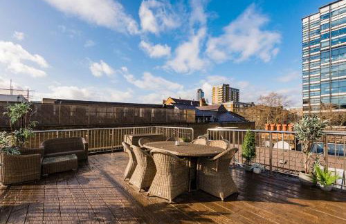 Penthouse Loft apartment with roof terrace Not for events or parties - Foto 1