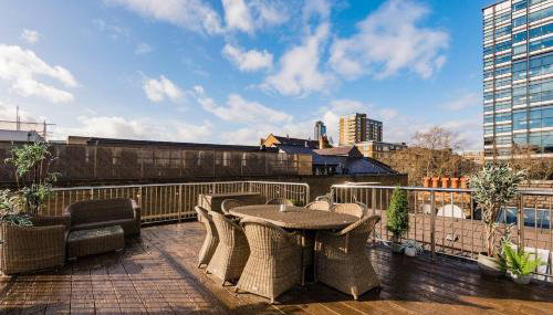 Penthouse Loft apartment with roof terrace Not for events or parties - Foto 1