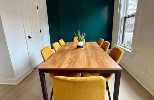 Jungle House Columbus Sleep 12 Downtown Ohio Free Parking - Near Convention Center & Nationwide Arena - 4BR Short North Luxury Home - Over 5,800 Five Star Stays - Foto 17