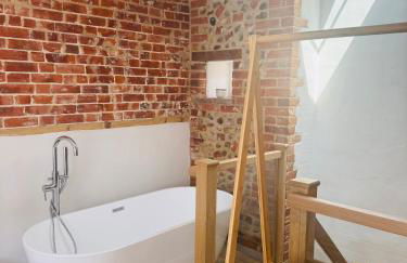 Holt GRDN House A beautiful 1 bedroom house with freestanding bathtub and log burners - Foto 7