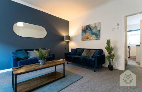 Holt House - Photo 9