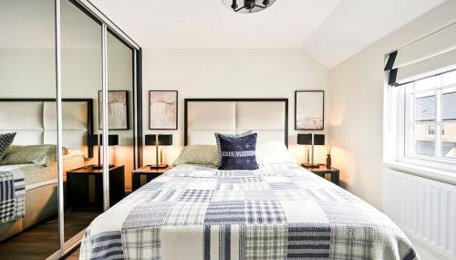 Premium 3 Bed Residence w Garden and Parking - Foto 2