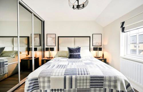 Premium 3 Bed Residence w Garden and Parking - Foto 2