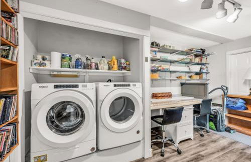 Spacious Oceanfront Home Stunning Sunset Views - Foto 24