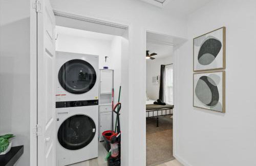 Modern 4BR 2BA Home with Hot Tub-Grill & Huge Yard - Foto 16