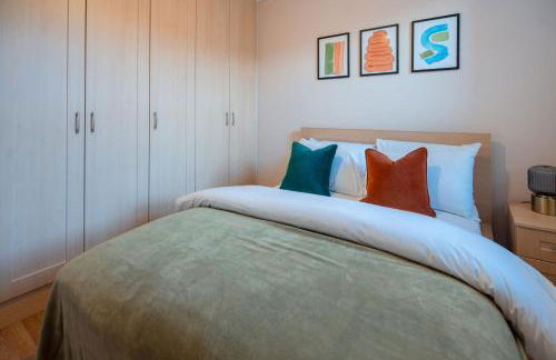 Spacious home 3 min from station - Photo 25