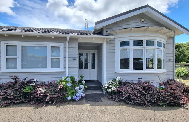 Cheerful 5 - Bedroom Home - Free Parking - Foto 36