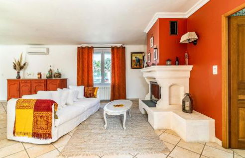 2 Bedroom Amazing Home In Noves - Foto 4