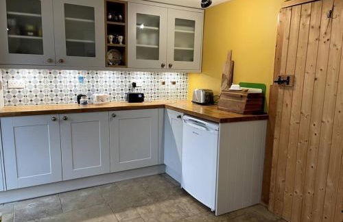 Sausage Cottage in Oakford Village 4 Bed Garden Local Pub - Foto 7