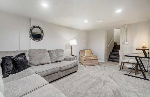 Newly Built 3BD Retreat w Mtn Views & Game Room - Foto 30