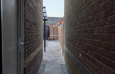 Newly Furnished Guest House Near City Centre - Foto 34