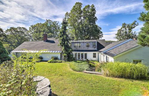 Lovely Brookfield Home with Private Deck and Views - Foto 38