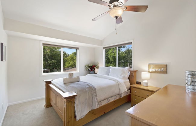 Parkside Gardens | Shady Private Yard W/ Hot Tub! - Foto 7