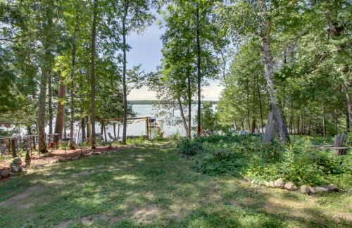 Lakefront Deer River Apt with Dock, Fire Pit and Patio - Foto 25