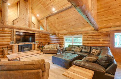 Secluded Greenville Cabin Walk to Moosehead Lake! - Foto 7