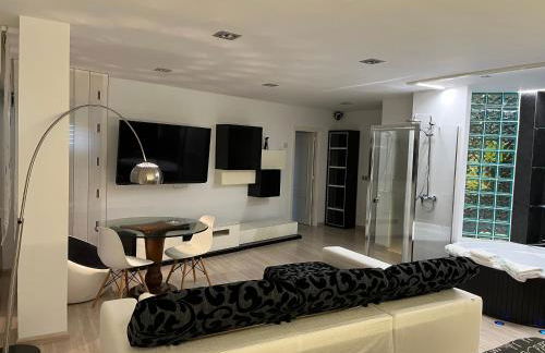 Black and White Suitte "Marques" - Foto 7