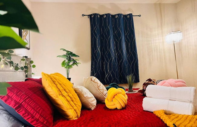 Spacious 4BR Home w Game Room Office Backyard - Foto 11