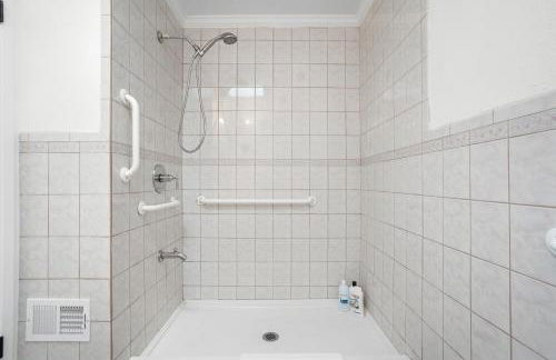 4 beds Private Unit Near BeachWalk, Golf, Trail - Foto 24