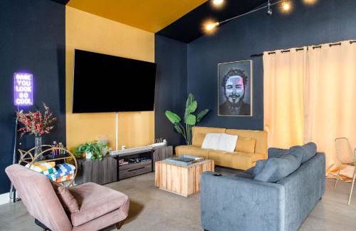 Stylish Home with Pool & Hot Tub near Downtown - Foto 3