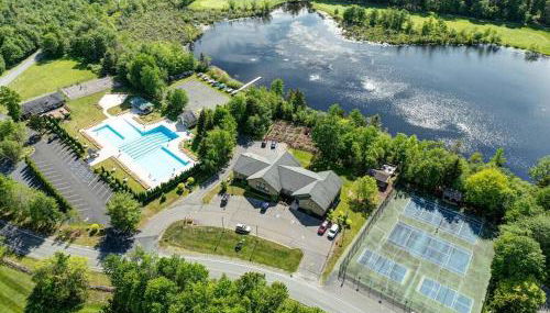 Cozy Poconos Retreat Hot tub, Game room and igloo - Foto 5