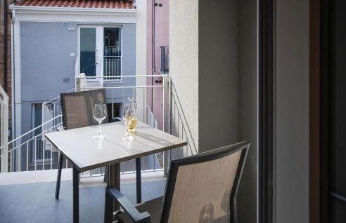 2 Bedroom Awesome Apartment In Civitanova Marche - Foto 1