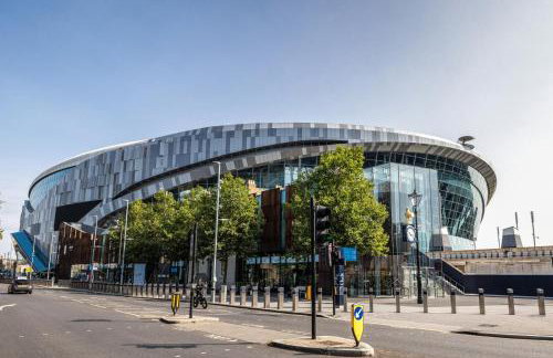 Modern home with driveway parking for 2 vehicles, near Tottenham Hotspur Stadium, White Hart Lane Train Station - Foto 39