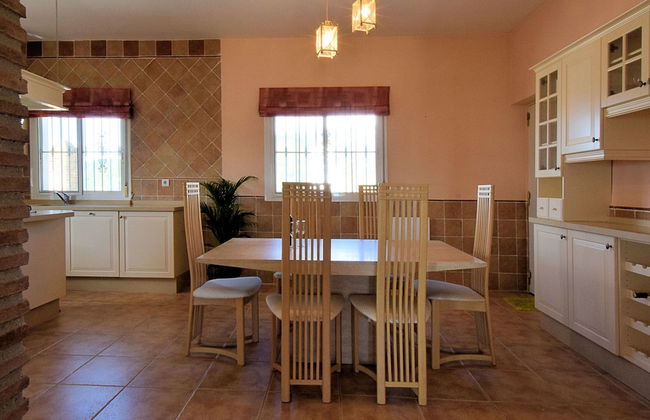 Spacious Villa with Hot Tub in Arenas - Photo 18