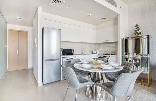 Luxury 2BR at Harbour Gate - Photo 12