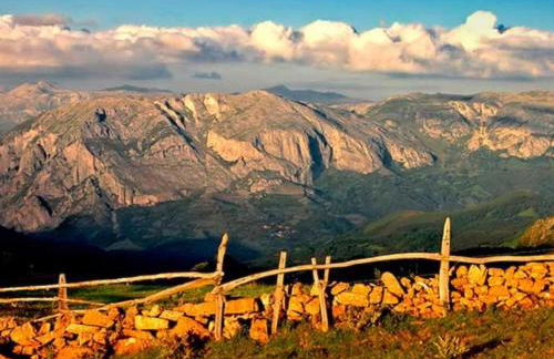 Holiday Home Berghütte mit Terrasse- Kamin und Jacuzzi by Interhome - Foto 20