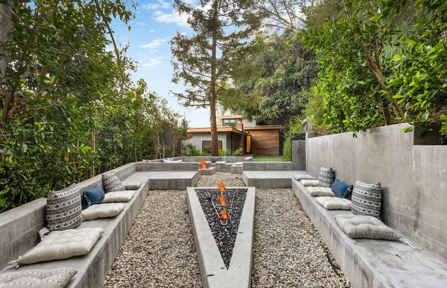 Beverly Glen Hillside Haven - Photo 38