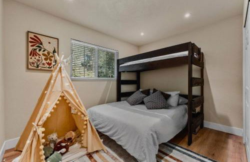 Spacious Cozy and Renovated Mountain Retreat - Foto 25