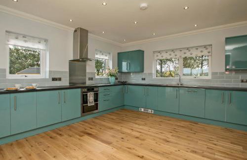 Quarter Acre House - Photo 9