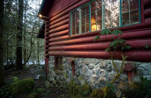 Romantic Log Cabin Rental with Hot Tub near Mount Hood, Oregon - Foto 8