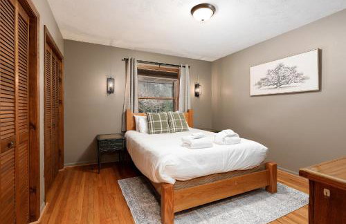 Majestic Escapes Hot Tub Firepit Deck Large Yard - Foto 17