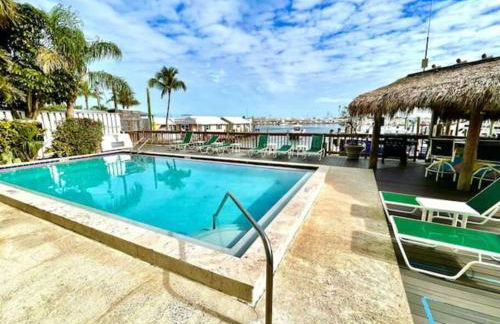 Andros - Spacious 2x2 Waterfront Condo - Photo 25
