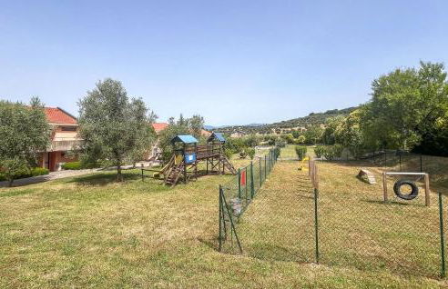 Stunning Apartment In San Feliciano - Foto 29