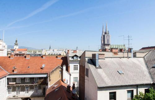 Luxury Main Square Apartments - Photo 8