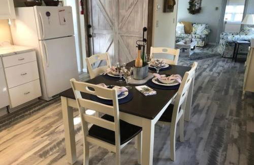 Morning Dove - Hidden Brookside Cottage in the Woods - Hot Tub - Fire Pit - Pet-Friendly - Seneca & Keuka Wine Trails - Foto 10