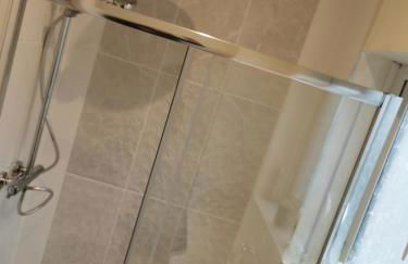 Family Friendly I Pets Welcome I Short Walk to Railway Station I 10min Drive to Safari Park - Foto 28