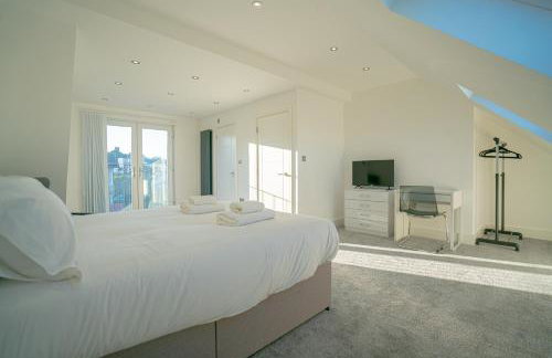 Newly Refurbished Modern 4 Bed Detached House ! - Foto 17